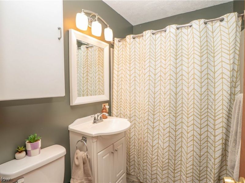 2826 Fletcher Avenue NE, Canton, OH 44705 Photo 16