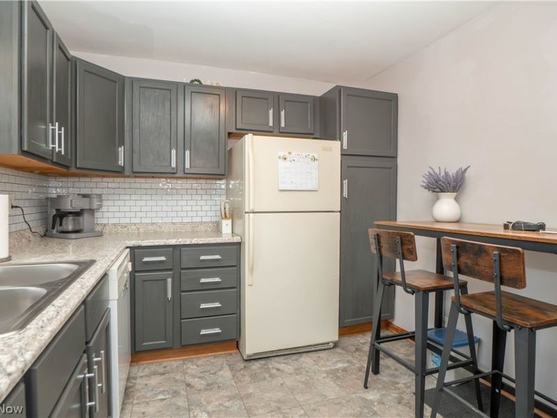 2826 Fletcher Avenue NE, Canton, OH 44705 Photo 9