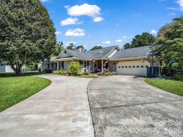 2365 Rosemont Court , Hendersonville, NC 28791