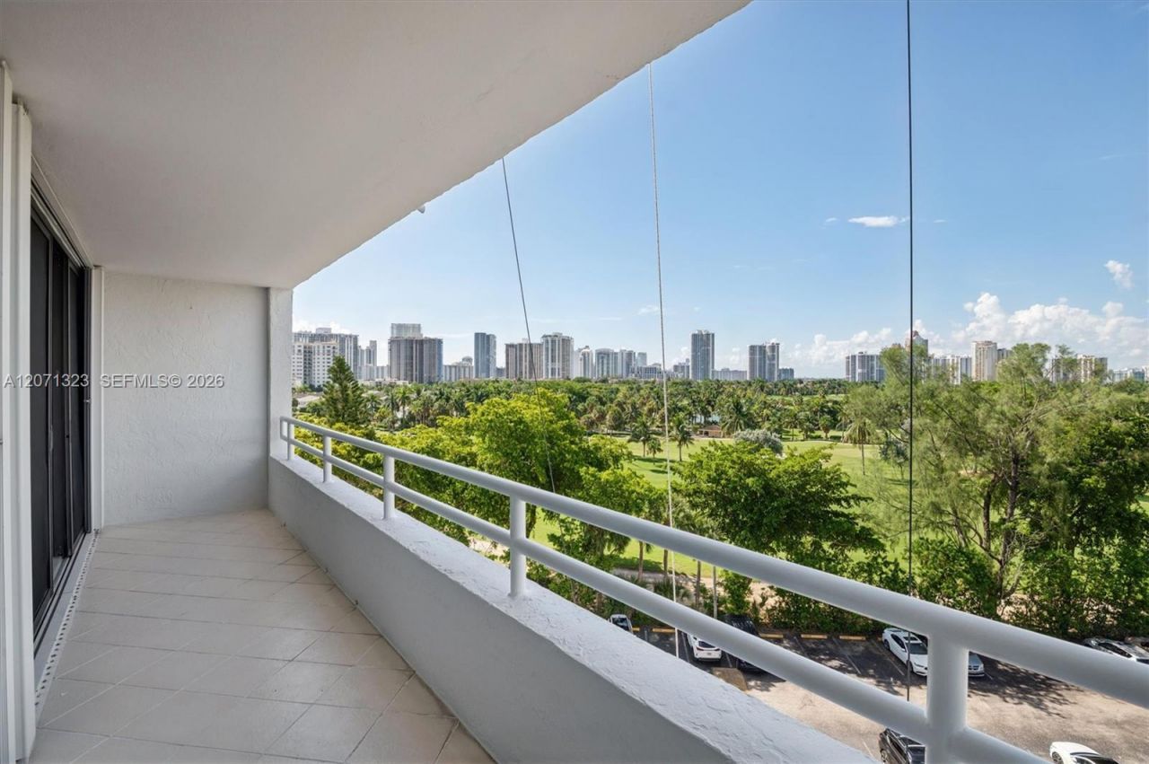 20355 NE 34th Ct , Unit 724, Aventura, FL 33180 Photo