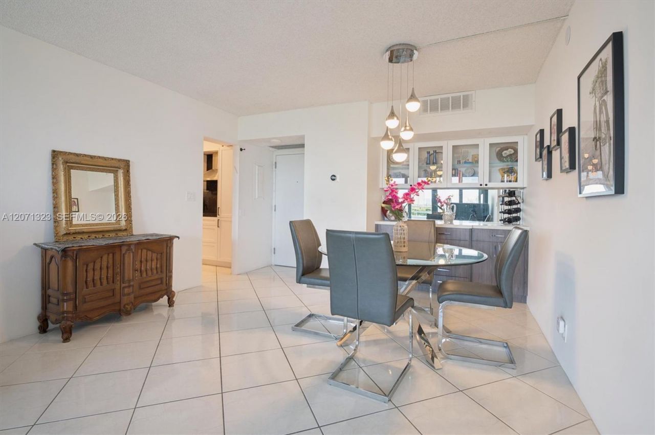 20355 NE 34th Ct , Unit 724, Aventura, FL 33180 Photo