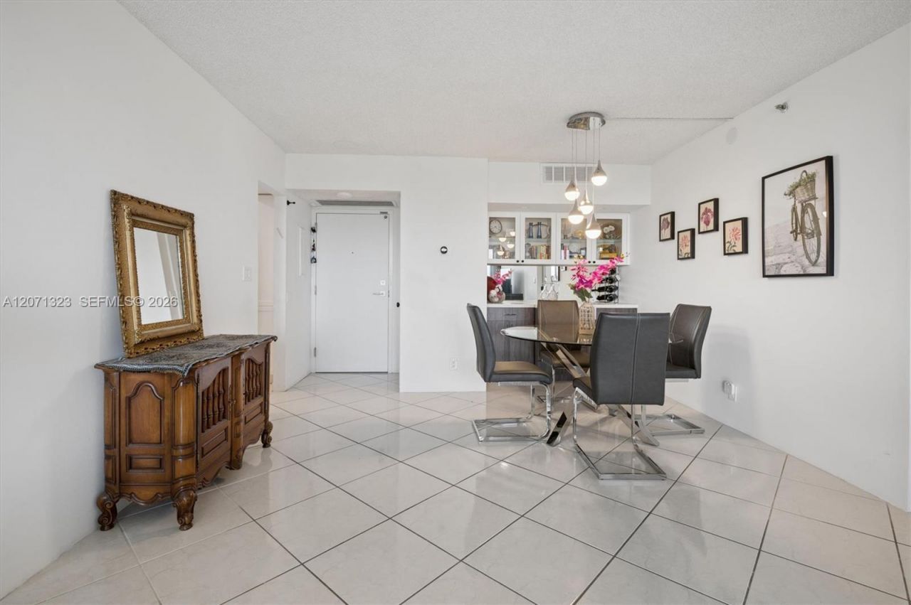 20355 NE 34th Ct , Unit 724, Aventura, FL 33180 Photo