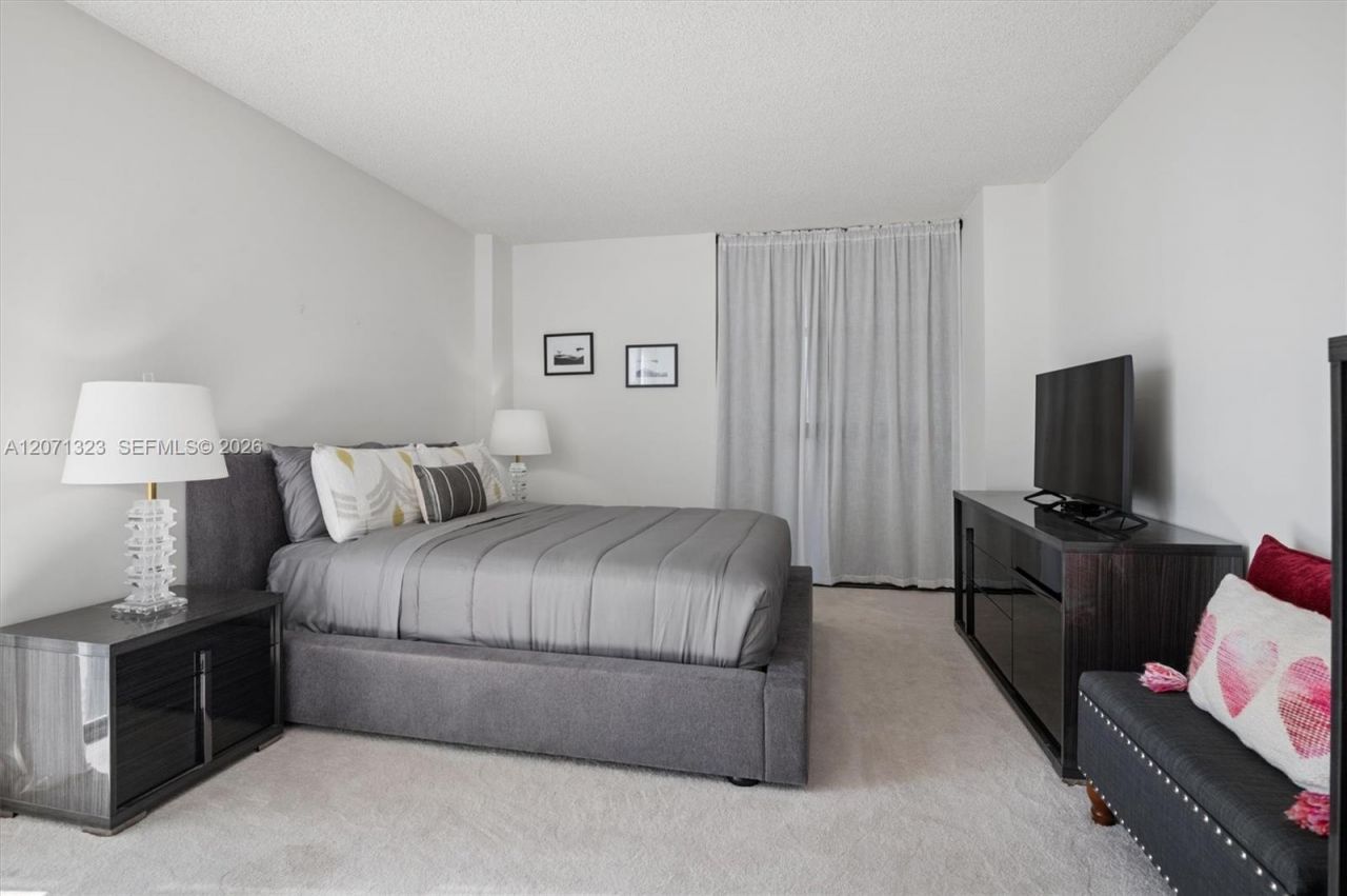 20355 NE 34th Ct , Unit 724, Aventura, FL 33180 Photo