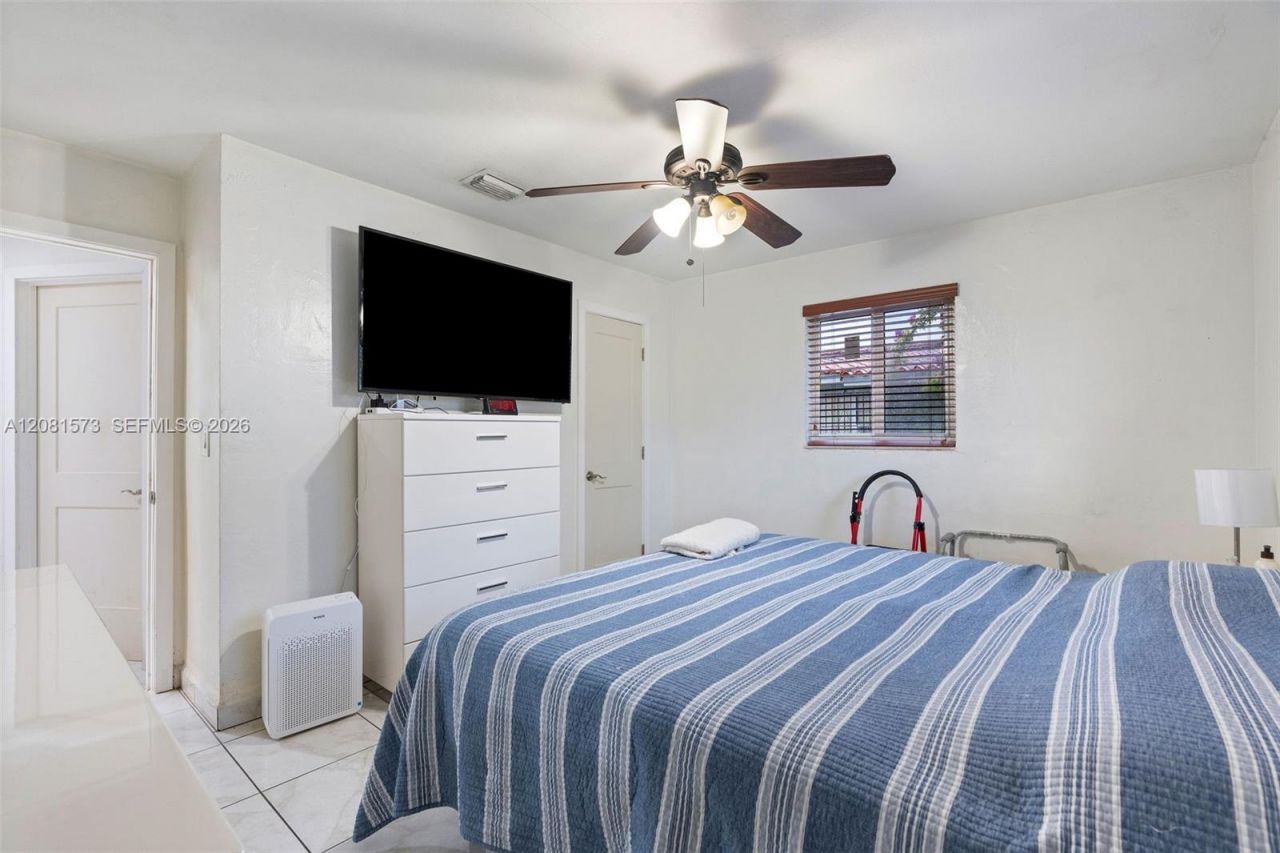 985 SE 2nd Pl , Hialeah, FL 33010 Photo