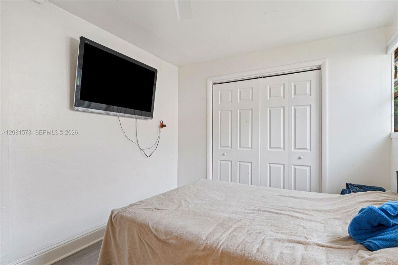 985 SE 2nd Pl , Hialeah, FL 33010 Photo