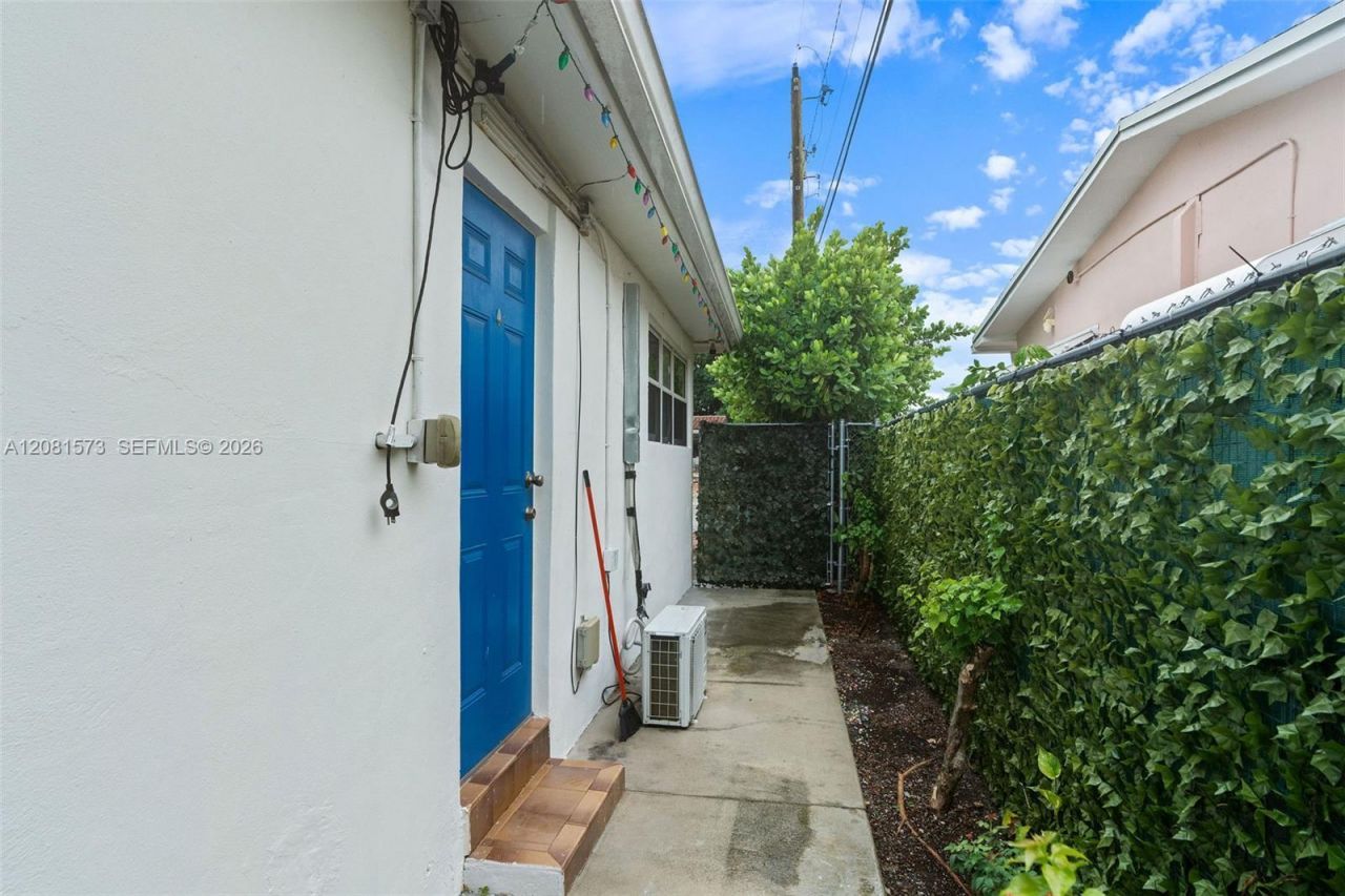 985 SE 2nd Pl , Hialeah, FL 33010 Photo