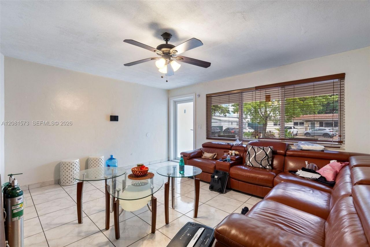 985 SE 2nd Pl , Hialeah, FL 33010 Photo