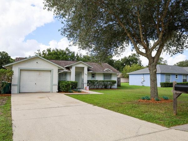 738 E 11TH AVENUE , MOUNT DORA, FL 32757