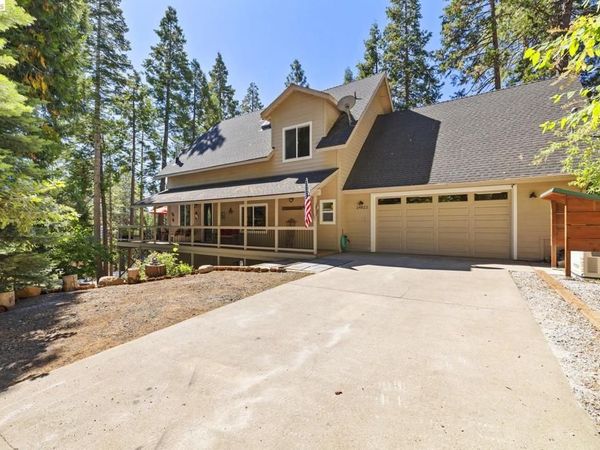 24822 Quartz Ave, Mi Wuk Village, CA 95346