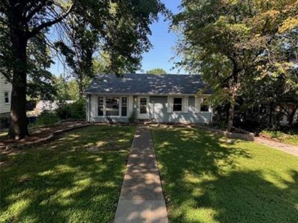 7009 Greenholly Drive, Affton, MO 63123