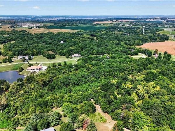 XXX Country Estates Drive, Columbia, IL 62236
