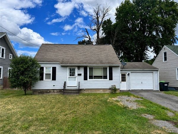 505 E Molloy Rd , Syracuse, NY 13211