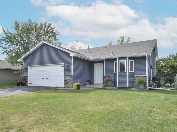 882 115th Avenue NE, Blaine, MN 55434