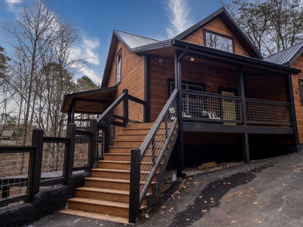 233 Cherokee Path Way, Sevierville, TN 37876