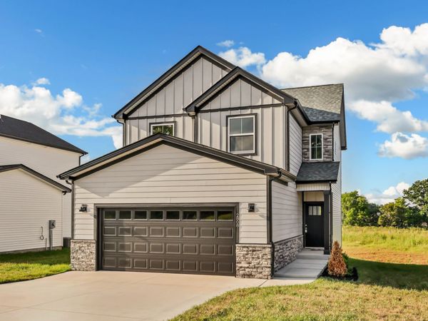 2808 Brewster Dr , Clarksville, TN 37042