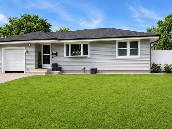 20 W Division Street, Villa Park, IL 60181
