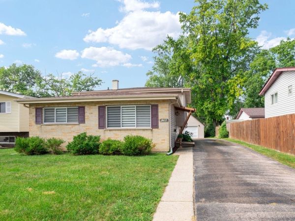 136 N MAY Street , Addison, IL 60101