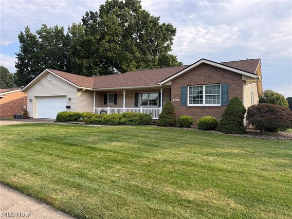490 Ellen Avenue SW, New Philadelphia, OH 44663