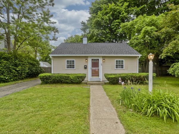 29 Lawnwood Ave, Longmeadow, MA 01106