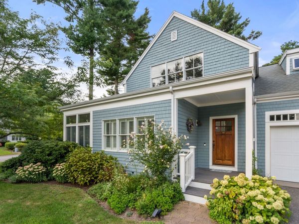 31 Hathaway Pond Cir, Unit 31, Rochester, MA 02770