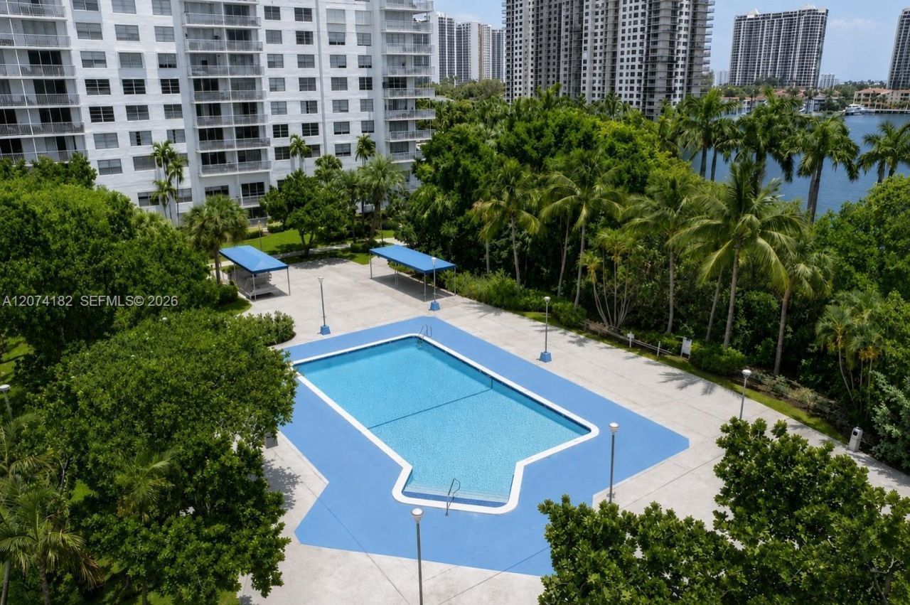 2801 NE 183rd St, Unit 1616W, Aventura, FL 33160 Photo