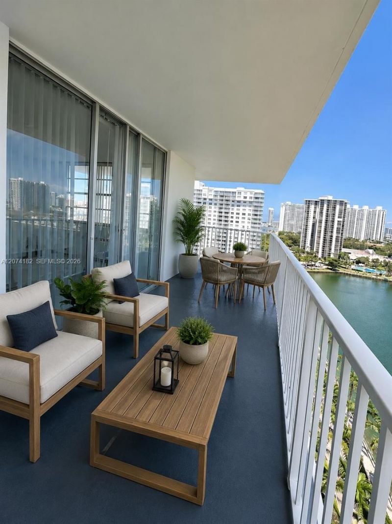 2801 NE 183rd St, Unit 1616W, Aventura, FL 33160 Photo