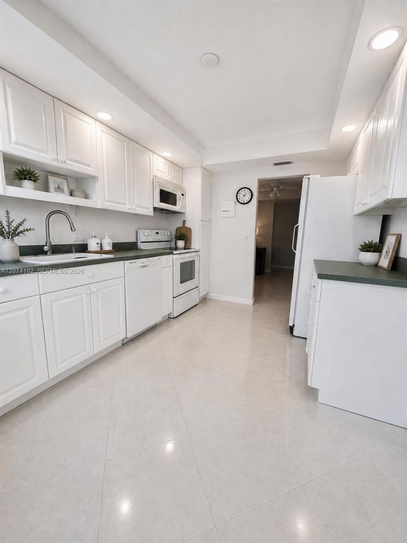 2801 NE 183rd St, Unit 1616W, Aventura, FL 33160 Photo