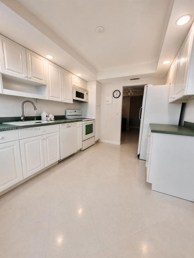 2801 NE 183rd St, Unit 1616W, Aventura, FL 33160 Photo