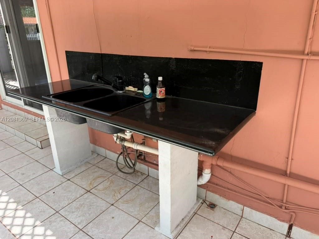 3500 NW 16th Ter , Miami, FL 33125 Photo