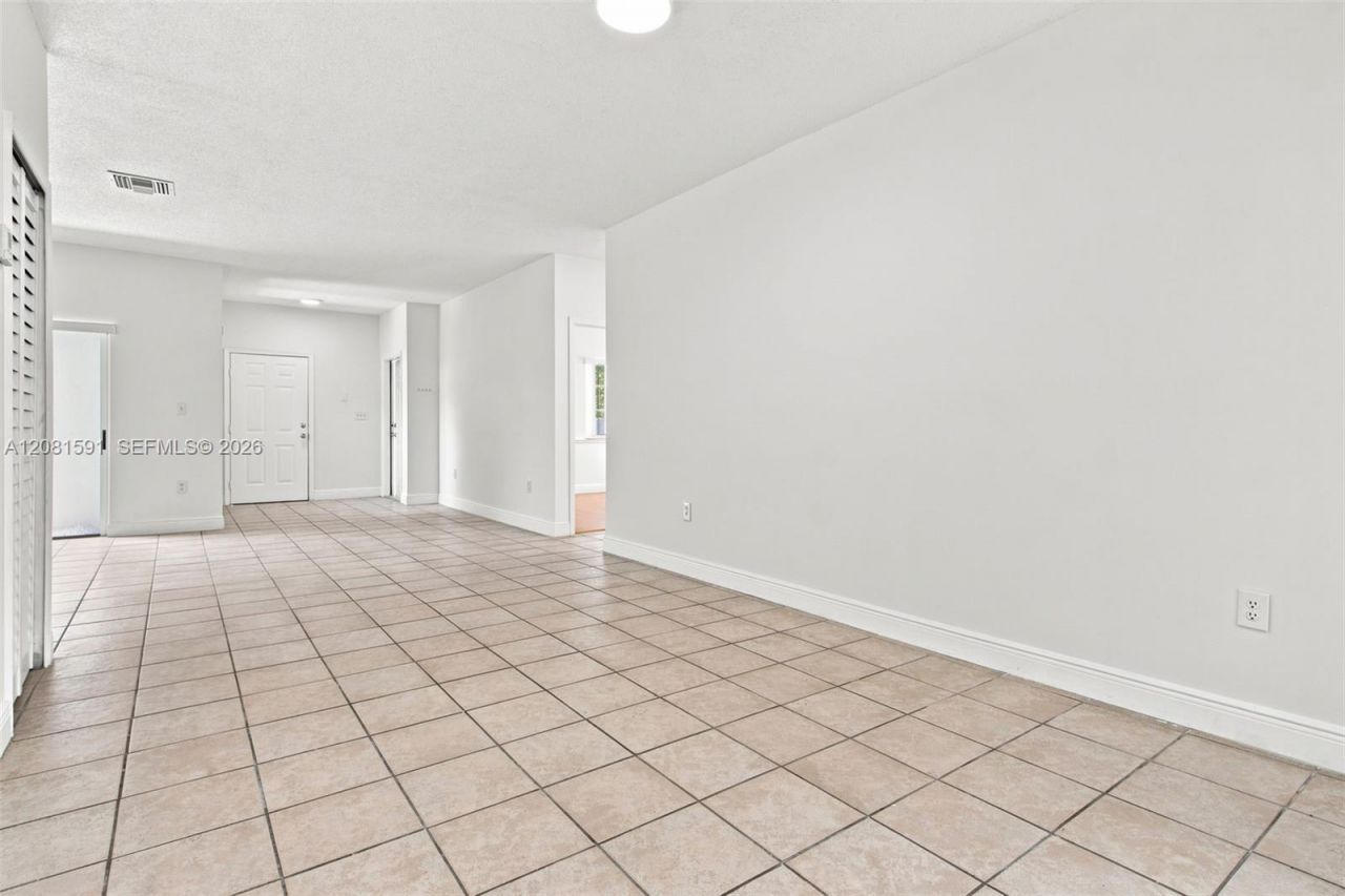 14720 SW 141st Ter , Miami, FL 33196 Photo
