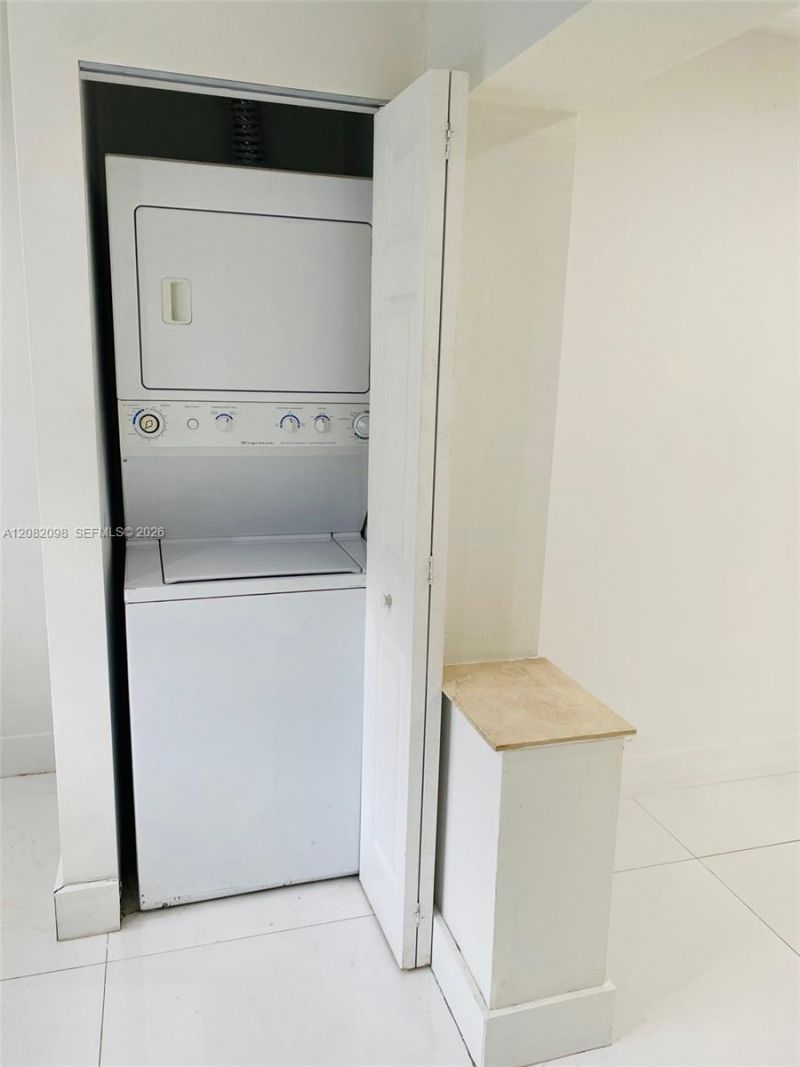 3335 SW 26th St , Unit 3335, Miami, FL 33133 Photo