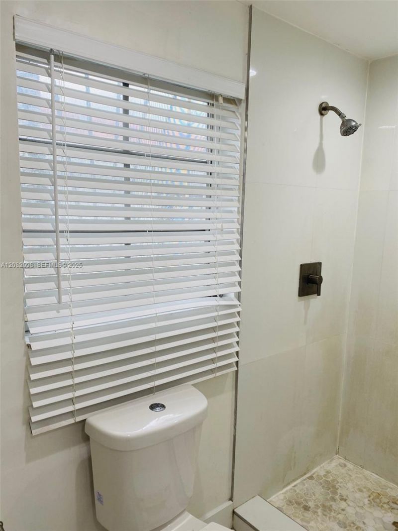 3335 SW 26th St , Unit 3335, Miami, FL 33133 Photo