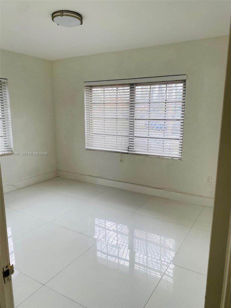 3335 SW 26th St , Unit 3335, Miami, FL 33133 Photo