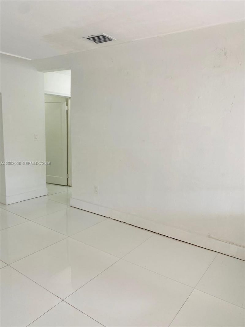 3335 SW 26th St , Unit 3335, Miami, FL 33133 Photo