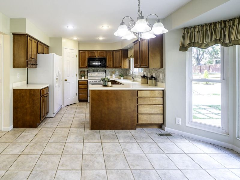 8442 Woodcreek Drive, Florence, KY 41042 Photo 5