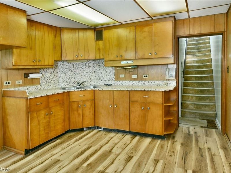 794 N Stateline Road, Masury, OH 44438 Photo 13