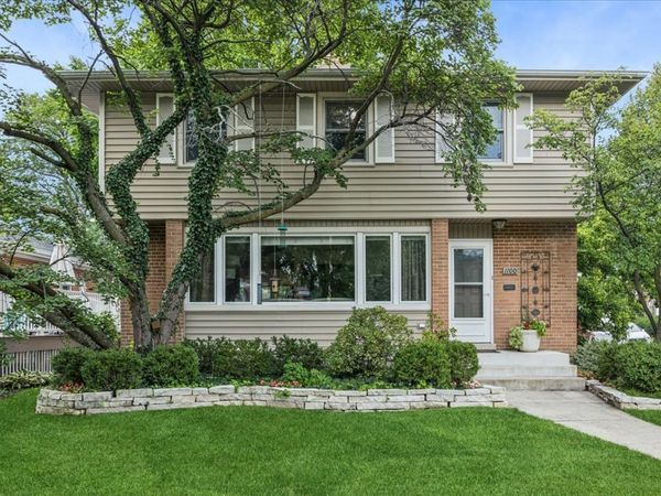 1100 N Oak Park Avenue, Oak Park, IL 60302