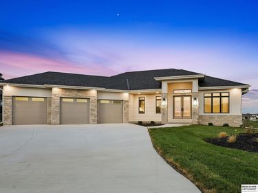 11553 S 123rd Avenue, Papillion, NE 68046