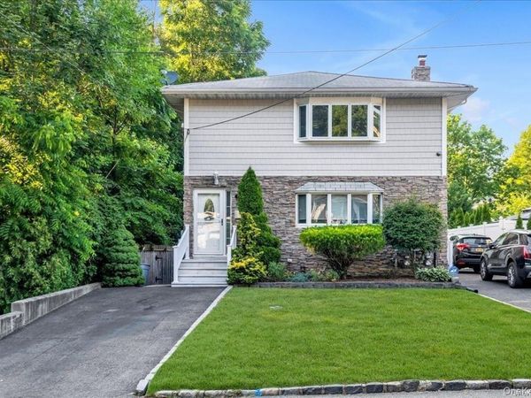49 Neulist Avenue , Unit 2nd Fl, Port Washington, NY 11050