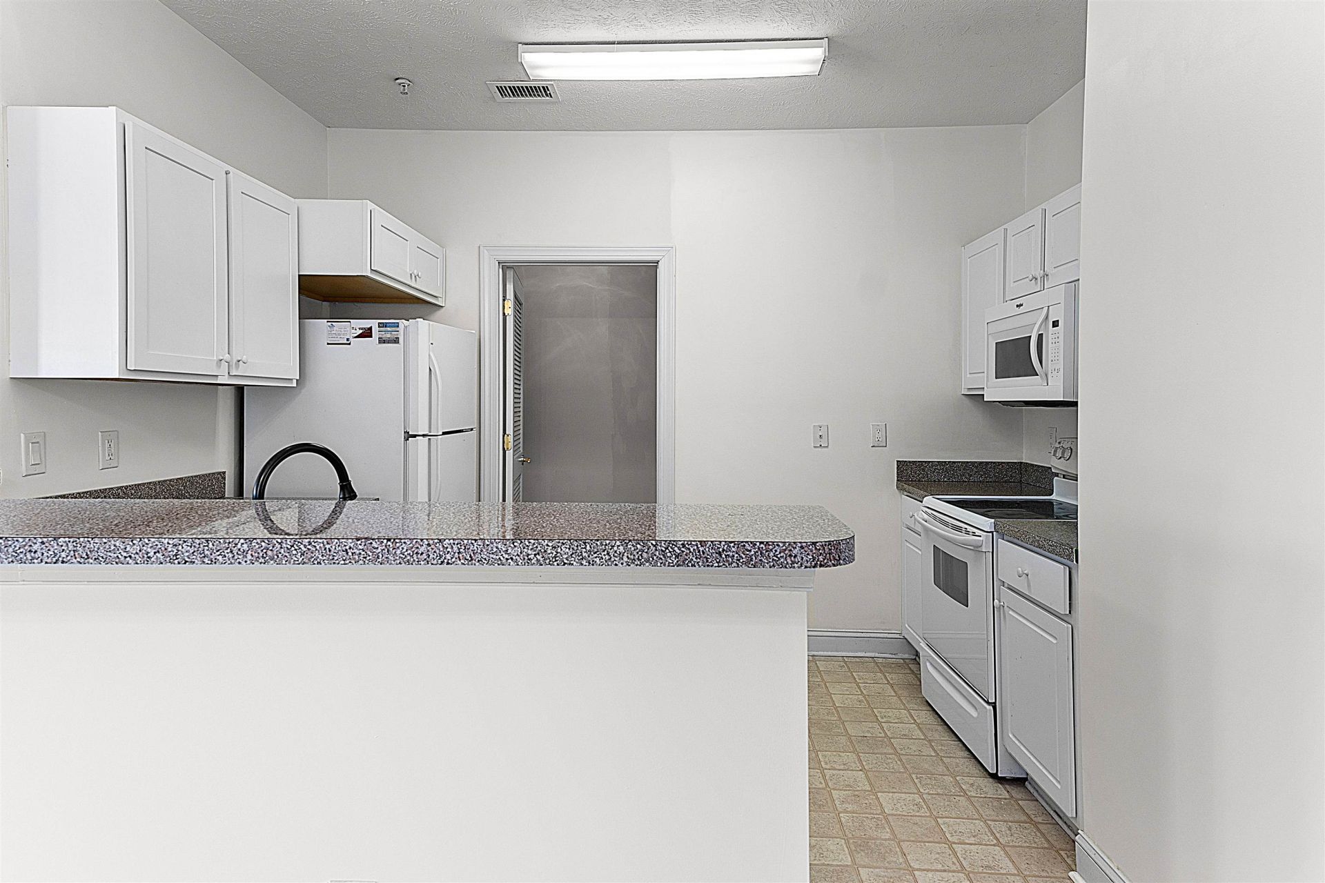 6010 Windsor Green Way Photo 13