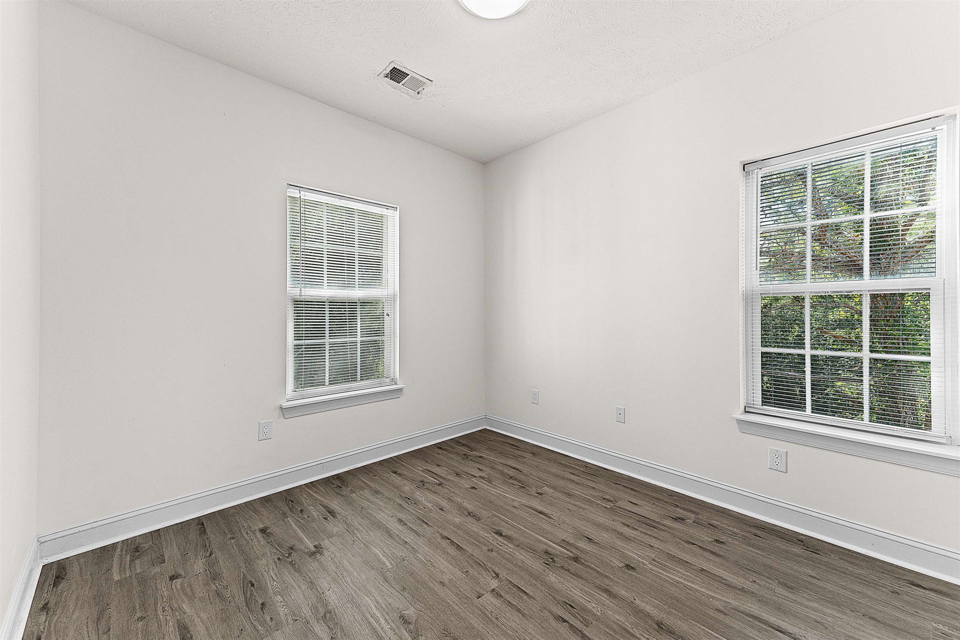 6010 Windsor Green Way Photo 22