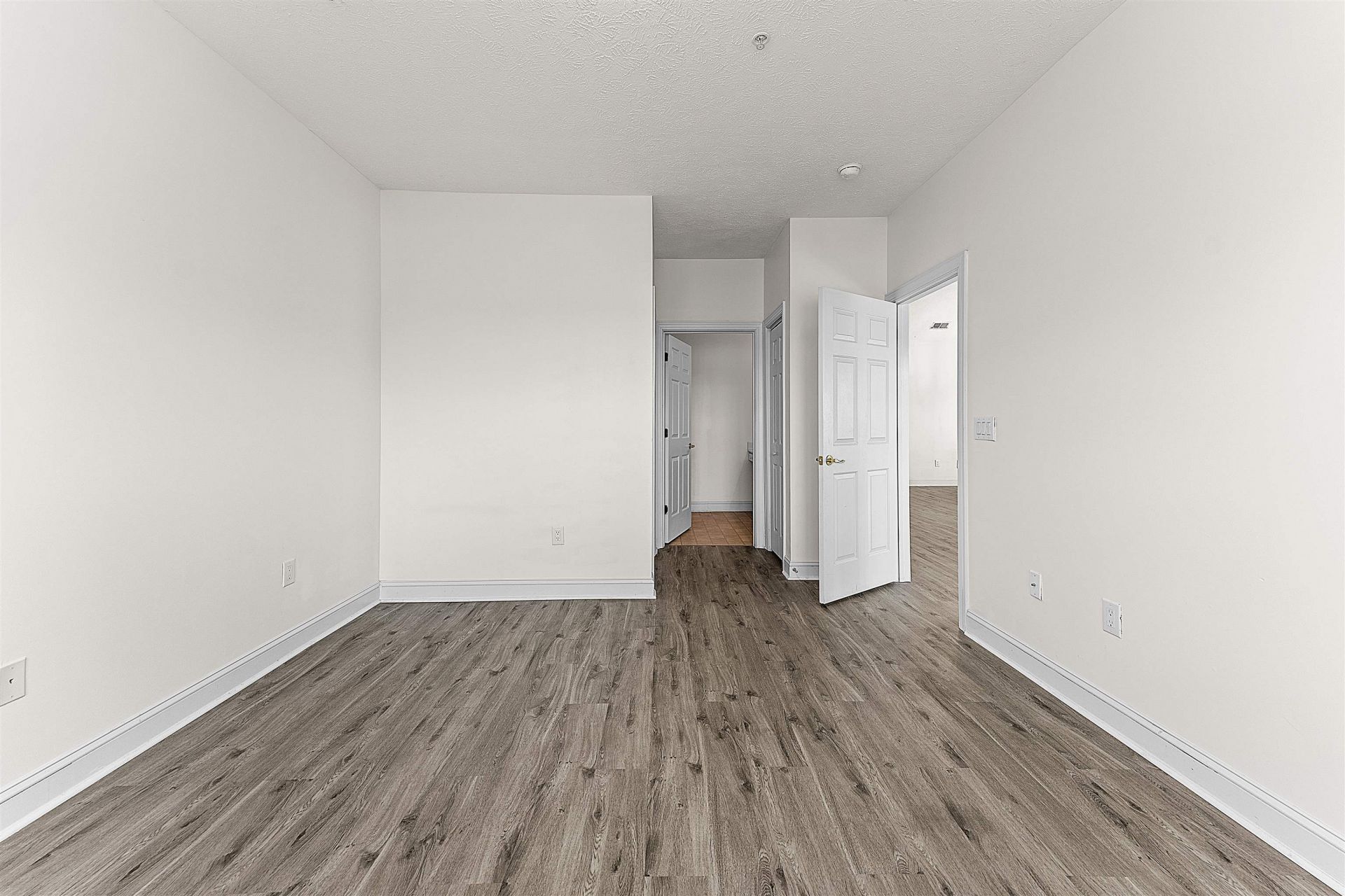 6010 Windsor Green Way Photo 25