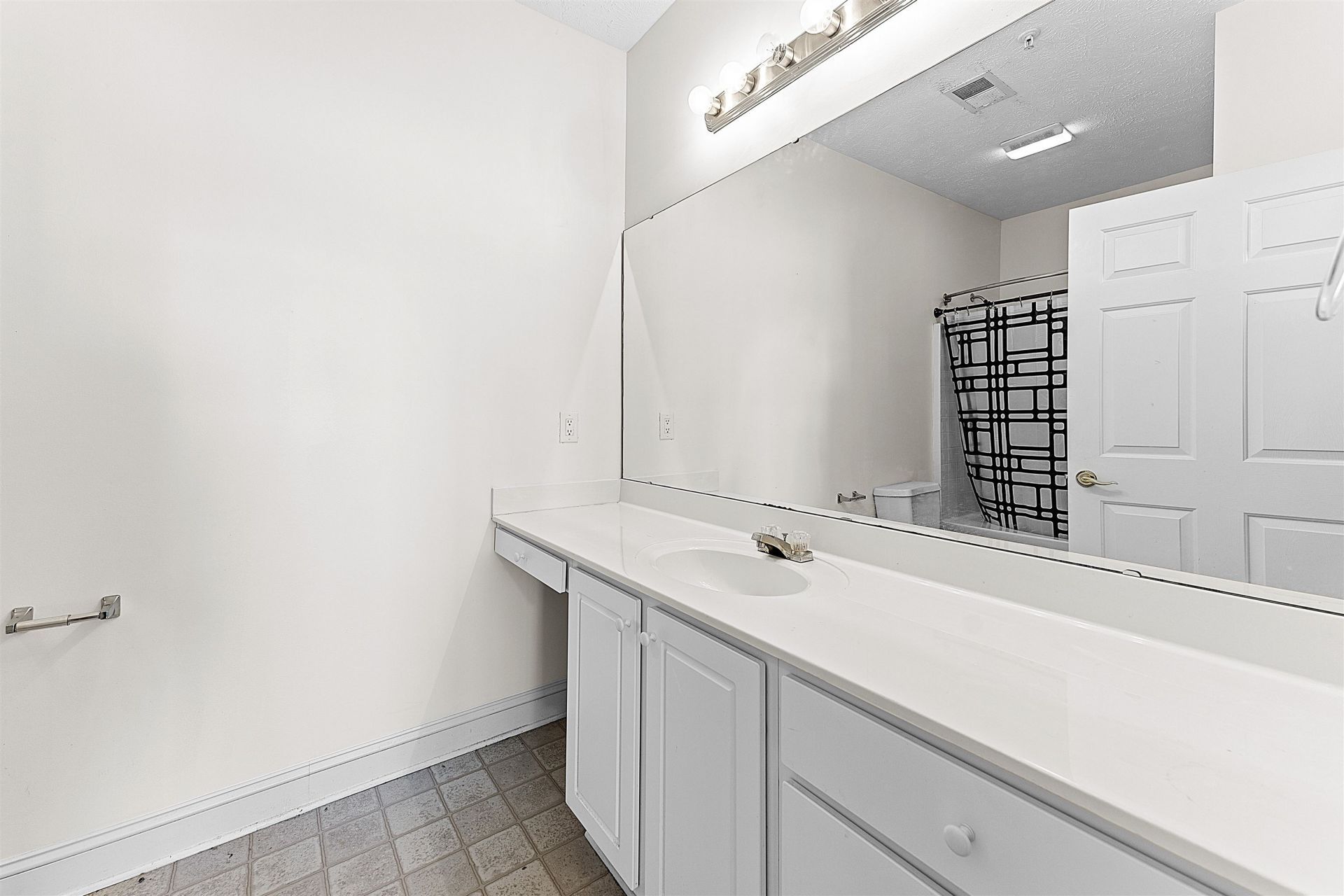 6010 Windsor Green Way Photo 27