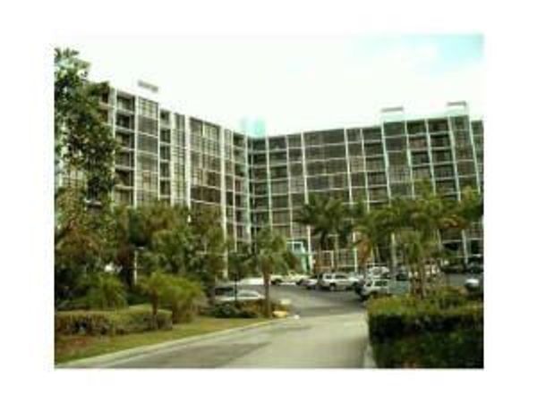 200 LESLIE Drive, Unit 611, Hallandale Beach, FL 33009