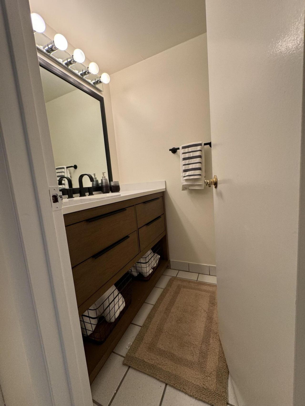 3624 La Aires Court, Unit D-1, Greenacres, FL 33463 Photo