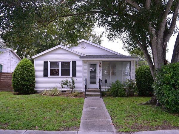 1401 34TH AVENUE N, ST PETERSBURG, FL 33704