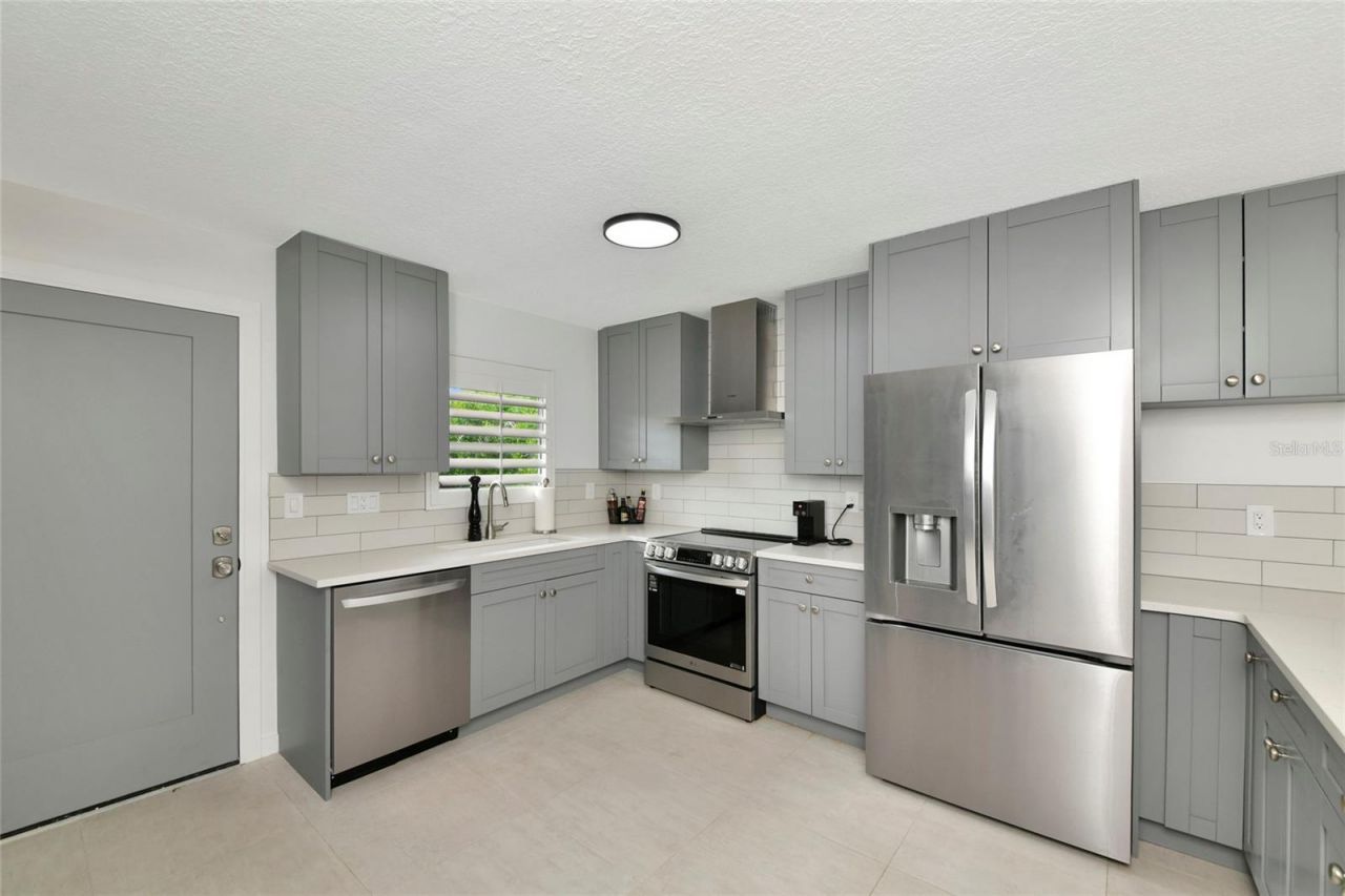 729 Saint Judes Drive S, Unit 2, Longboat Key, FL 34228 Photo