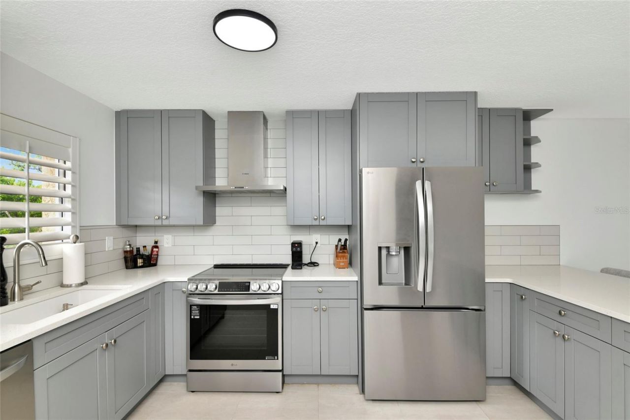 729 Saint Judes Drive S, Unit 2, Longboat Key, FL 34228 Photo