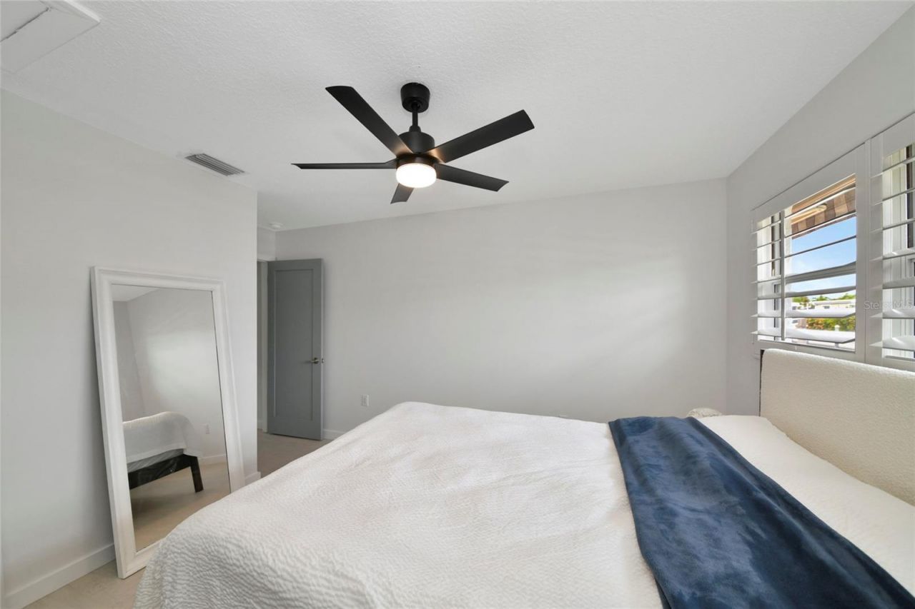 729 Saint Judes Drive S, Unit 2, Longboat Key, FL 34228 Photo
