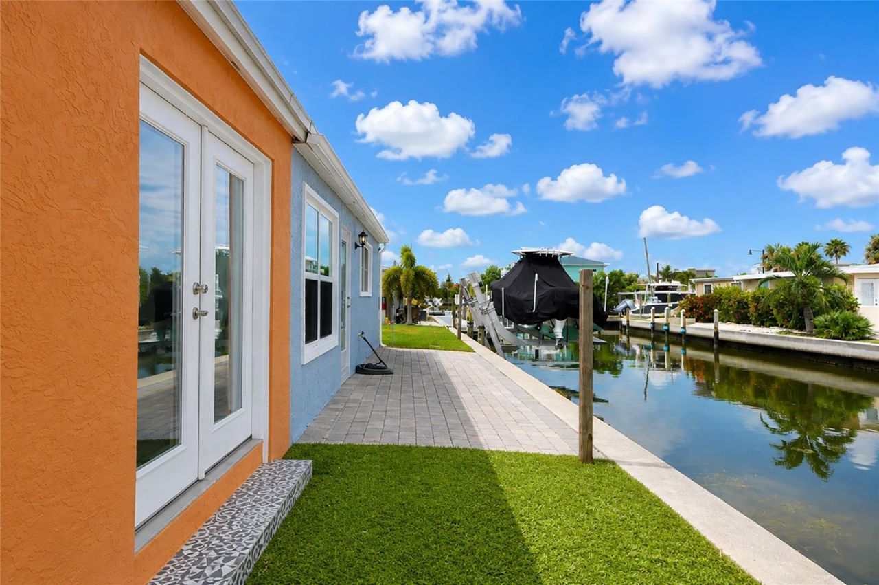 729 Saint Judes Drive S, Unit 2, Longboat Key, FL 34228 Photo